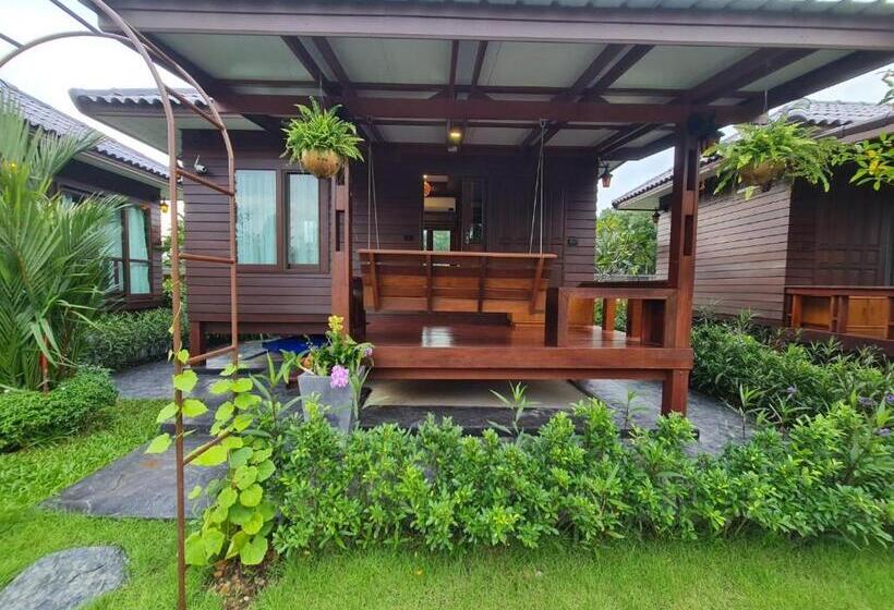 Семейный Номер Вид на Сад, Baan Ati Resort & Spa