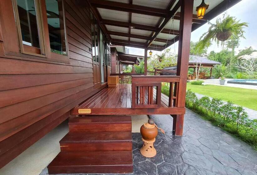 Номер Deluxe, Baan Ati Resort & Spa