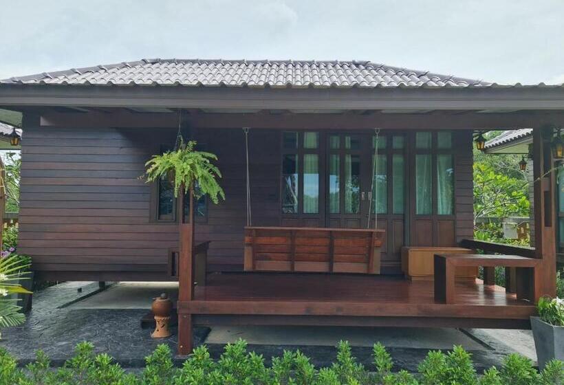 Номер Deluxe, Baan Ati Resort & Spa