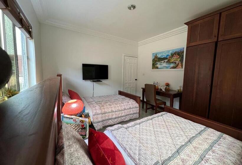 اتاق استاندارد با سرویس بهداشتی مشترک, Cozy Hill Gardens