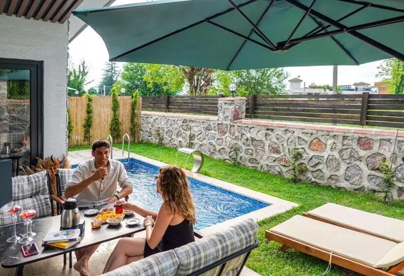 スーペリアールーム, Vital Home Sapanca Isıtmalı Havuzlu Villa&bungalov