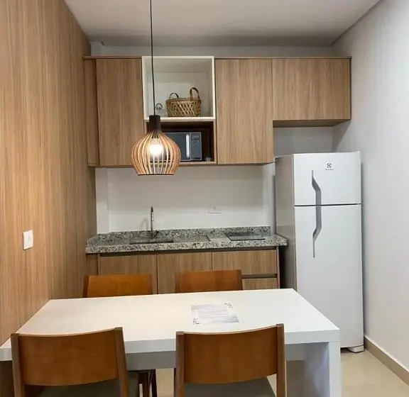 バルコニー付き１ベッドルームアパートメント, Capivari Residence