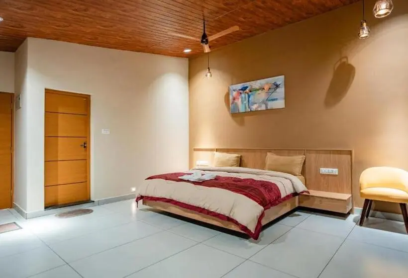 Perhehuone, Cleveland Resorts Kanthalloor