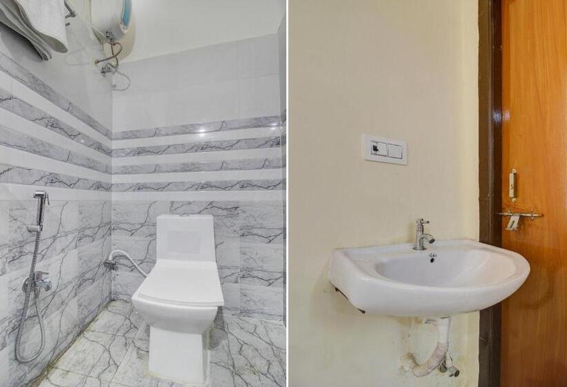 Triple Classic Room, O Bolligudem