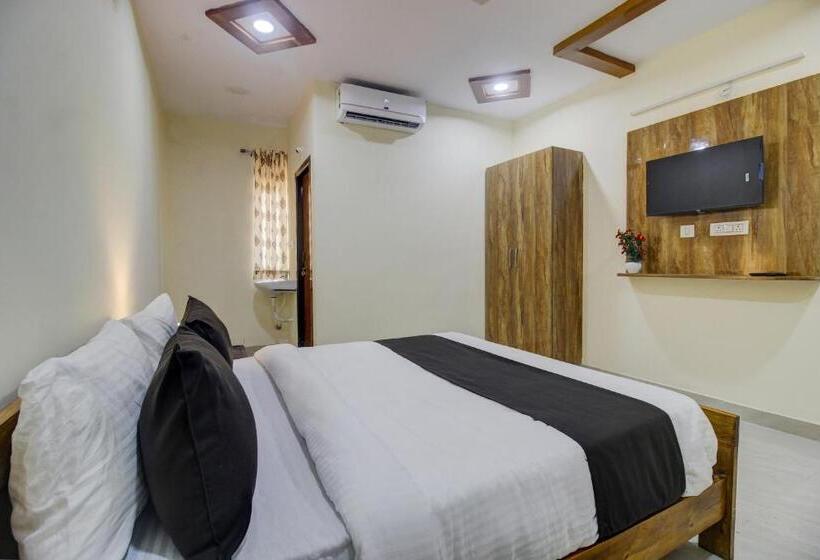 Triple Classic Room, O Bolligudem