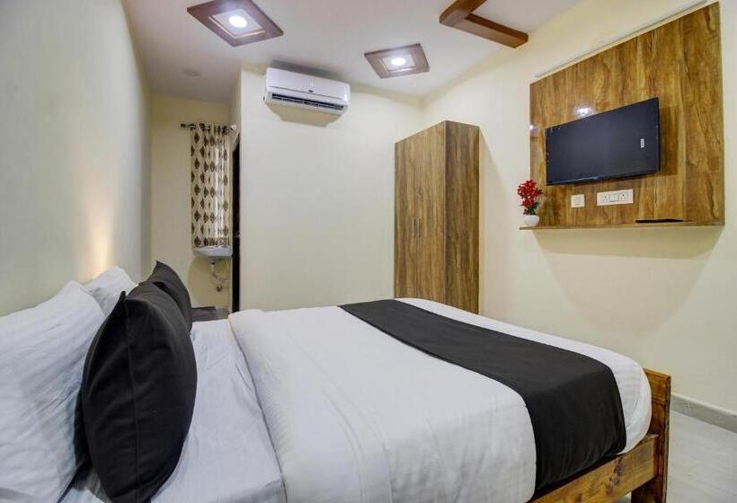 Triple Classic Room, O Bolligudem