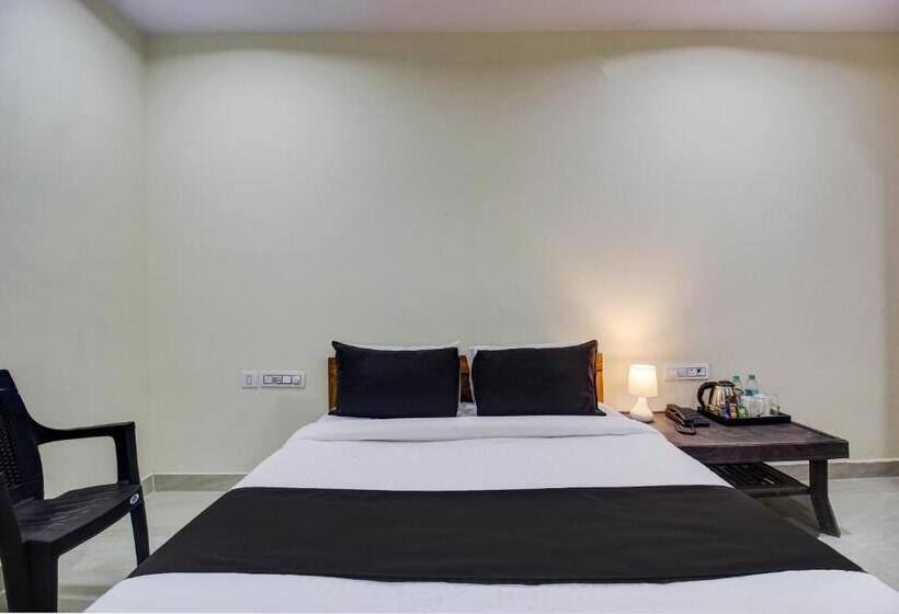 Triple Classic Room, O Bolligudem