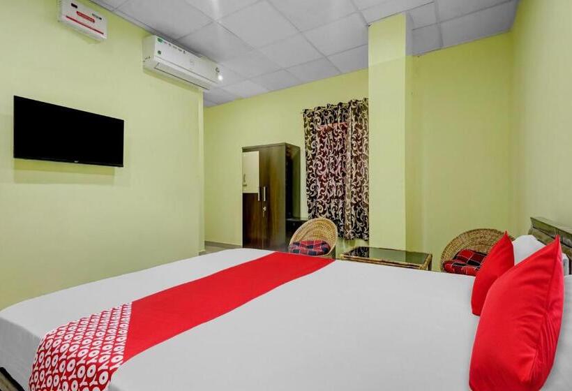 トリプルクラシックルーム, Super Oyo Rainbow Residency