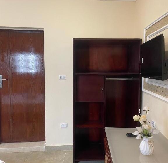 اتاق استاندارد با چشم‌انداز استخر, Turquoise Pyramids