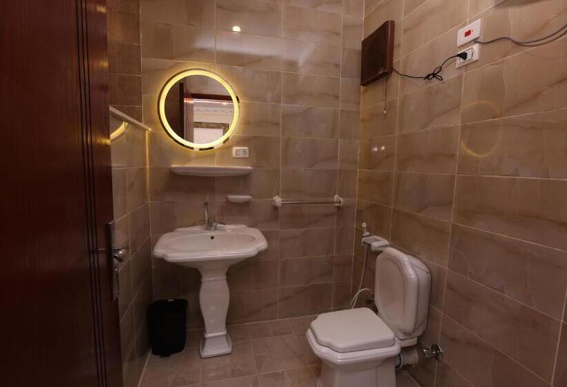 اتاق استاندارد با چشم‌انداز استخر, Turquoise Pyramids