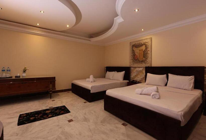 اتاق استاندارد سه تخته با بالکن, Turquoise Pyramids