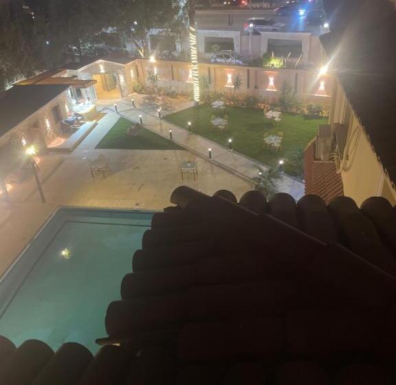 آپارتمان 2 خوابه, Turquoise Pyramids