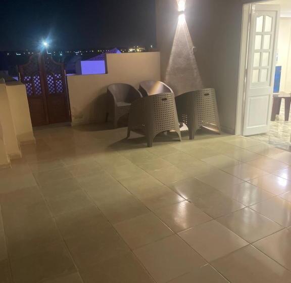 آپارتمان 2 خوابه, Turquoise Pyramids