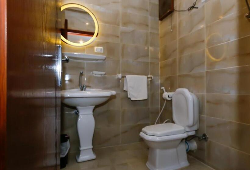 اتاق استاندارد با چشم‌انداز استخر, Turquoise Pyramids