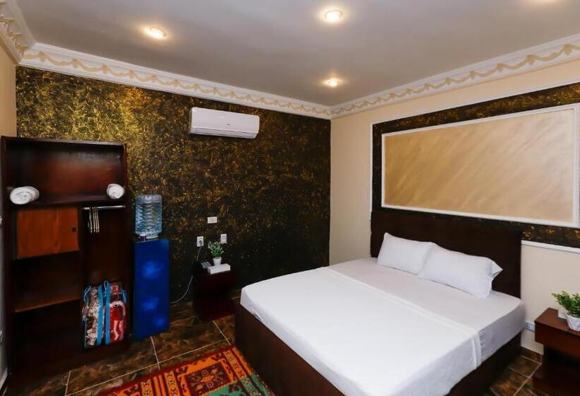 اتاق استاندارد با چشم‌انداز استخر, Turquoise Pyramids