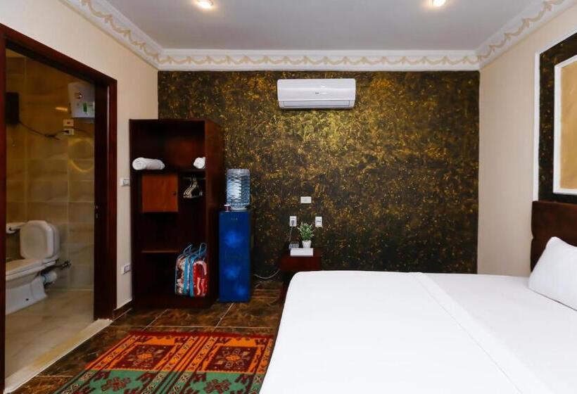 اتاق استاندارد با چشم‌انداز استخر, Turquoise Pyramids