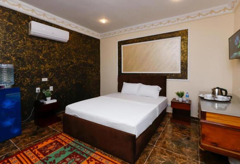 اتاق استاندارد با چشم‌انداز استخر, Turquoise Pyramids