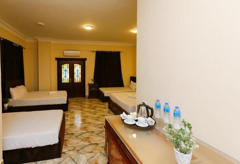 اتاق استاندارد سه تخته با بالکن, Turquoise Pyramids