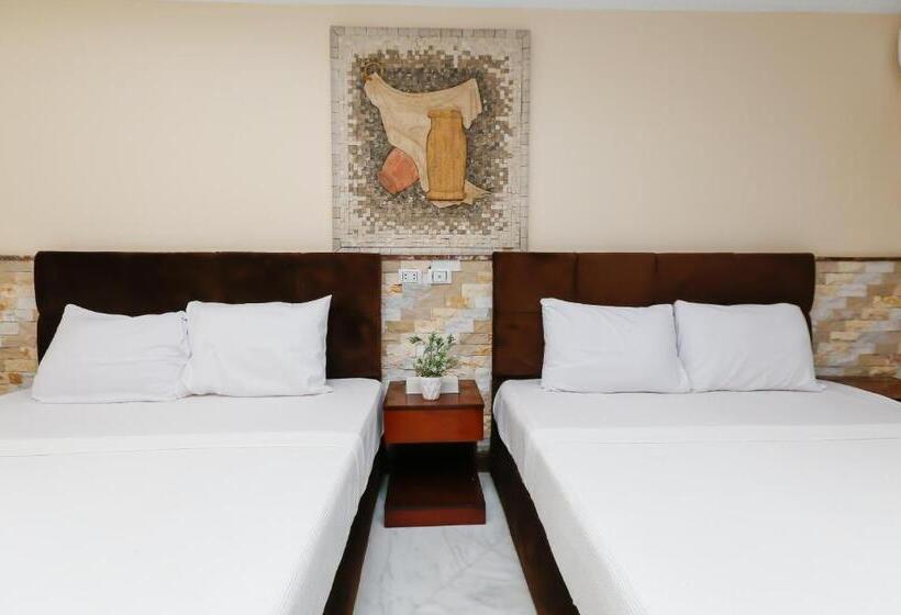 Deluxe Suite King Bed, Turquoise Pyramids