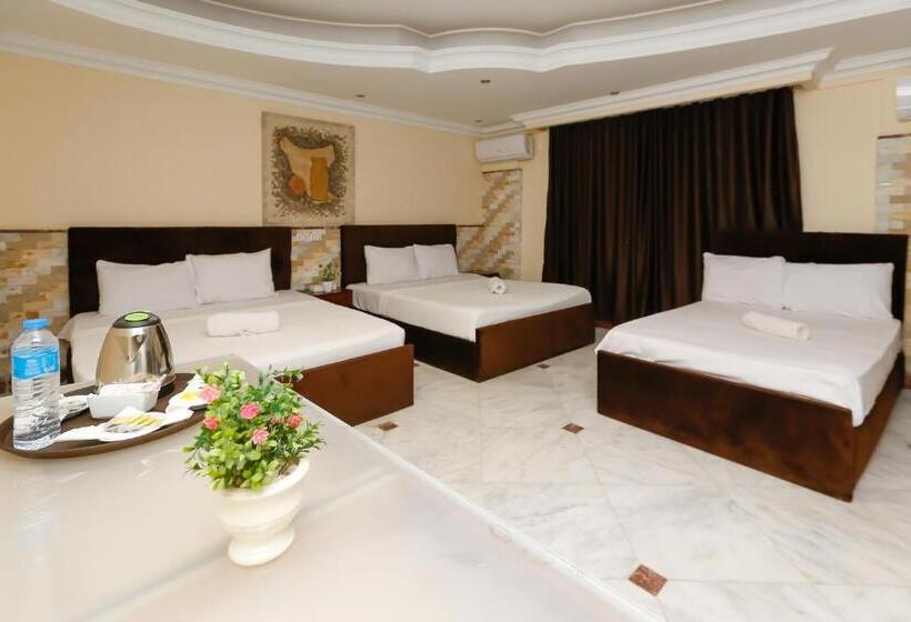 Deluxe Suite King Bed, Turquoise Pyramids