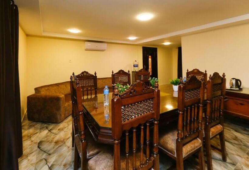 آپارتمان 2 خوابه, Turquoise Pyramids