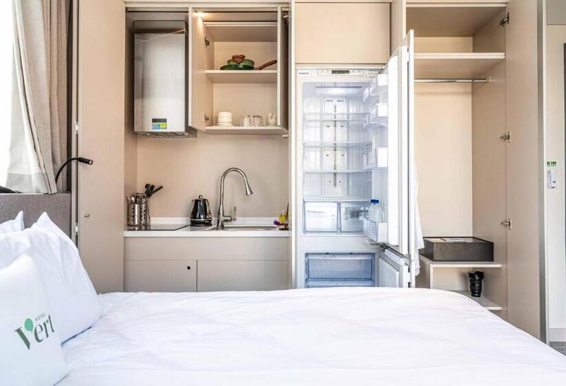 스탠다드 룸 킹사이즈 침대, Vert