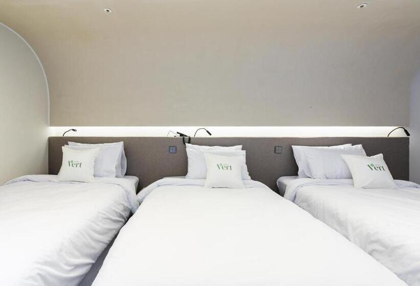 스탠다드 트리플 룸, Vert