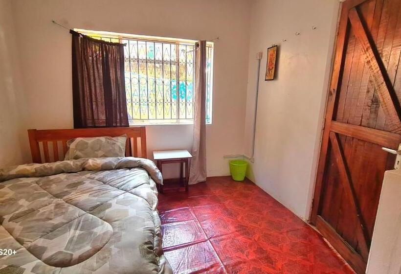 اتاق استاندارد, Jabulani Nairobi Backpackers Hostel