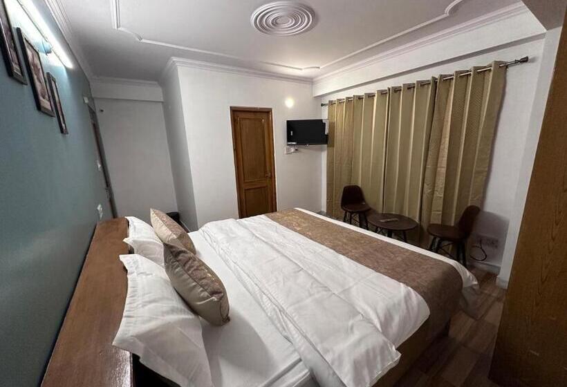 デラックスルーム, The Misty Pines Inn