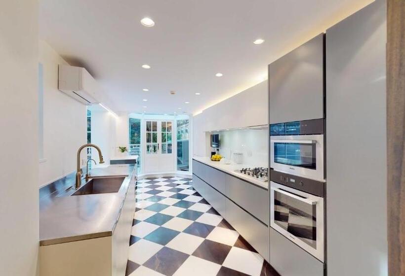 Апартаменты 1 Спальня, The Harrington Knightsbridge 18 Rutland Gate