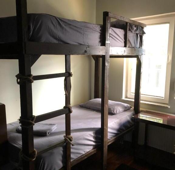 تختخواب در اتاق مشترک, Hostel Nënë Terezës