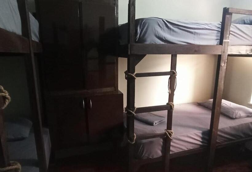 تختخواب در اتاق مشترک, Hostel Nënë Terezës