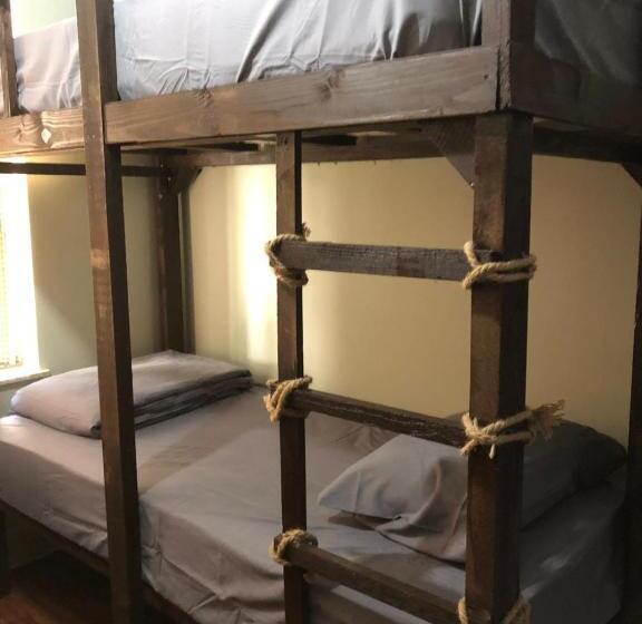 تختخواب در اتاق مشترک, Hostel Nënë Terezës