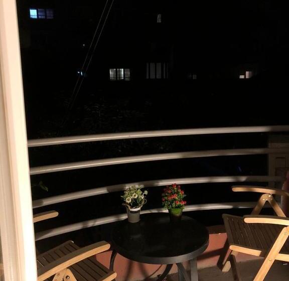 تختخواب در اتاق مشترک, Hostel Nënë Terezës