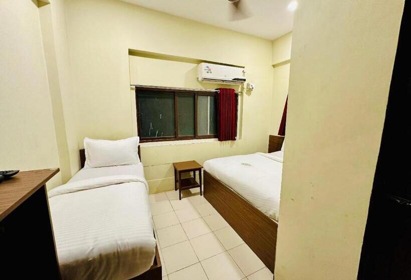 Háromágyas Deluxe Szoba, Amber Guest House