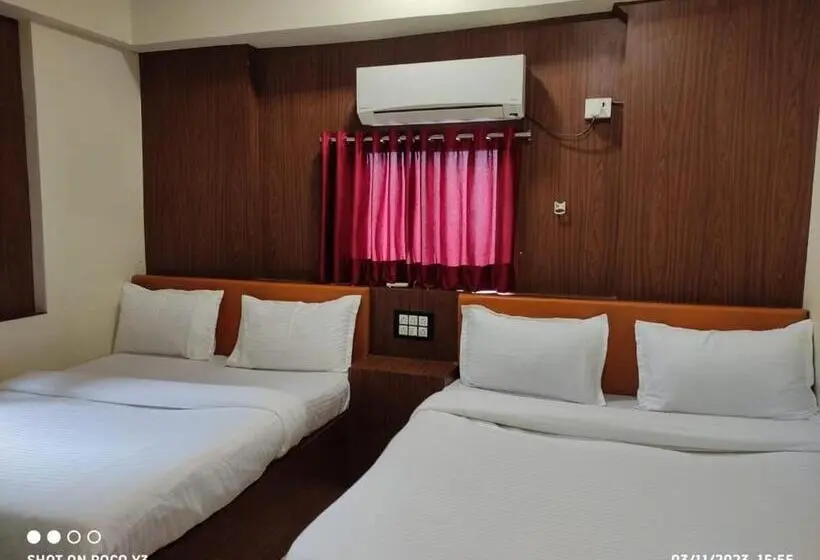 اتاق خانوادگی, Amber Guest House