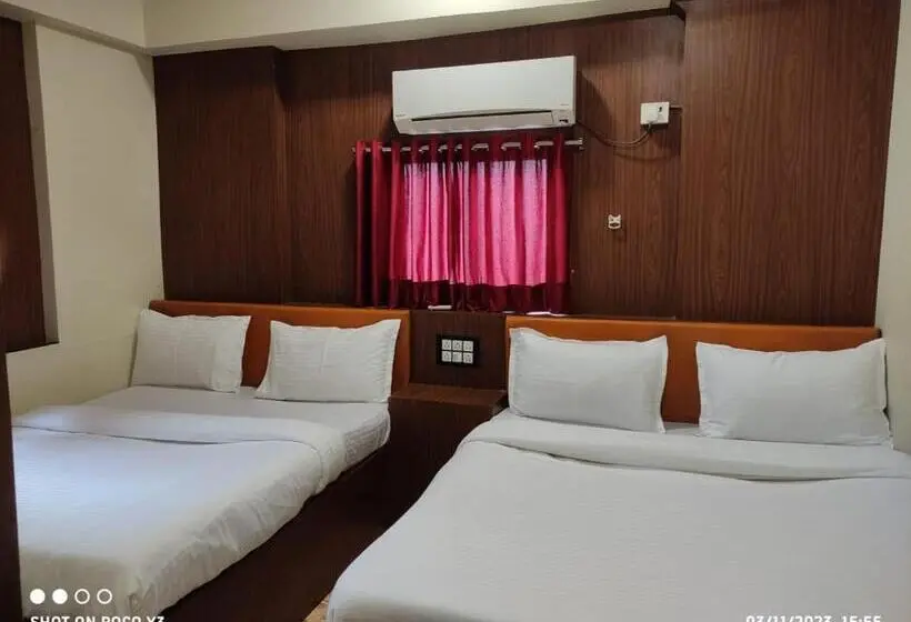 اتاق خانوادگی, Amber Guest House