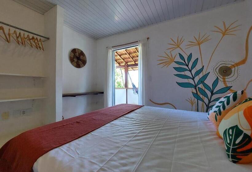اتاق استاندارد سه تخته با سرویس بهداشتی مشترک, Circular Guest House