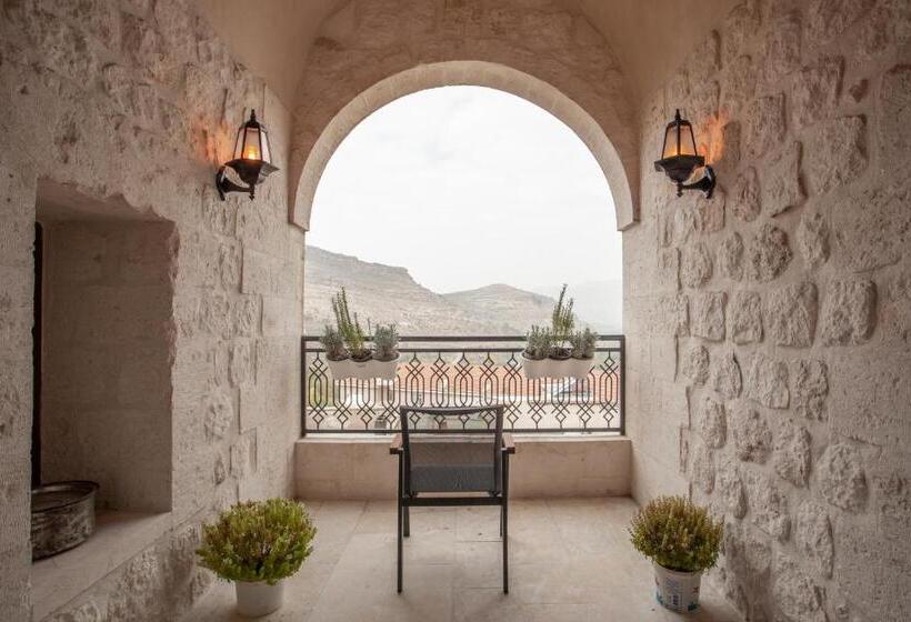 اتاق لوکس, Hakki Bey Konagi
