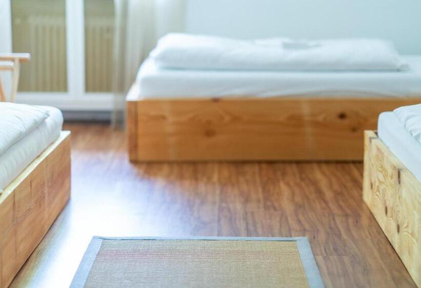 חדר סטנדרט לשלושה, Hofgut Leo