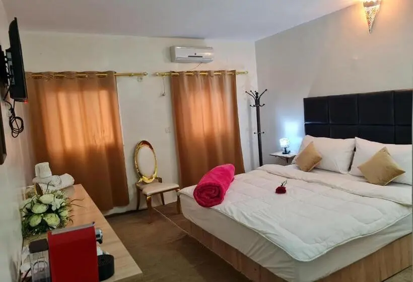 Standard Yhden Hengen Huone, Hôtel Et Restaurant Arij
