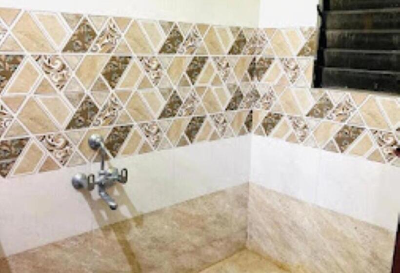 デラックスルーム, Lankesh Aurangabad