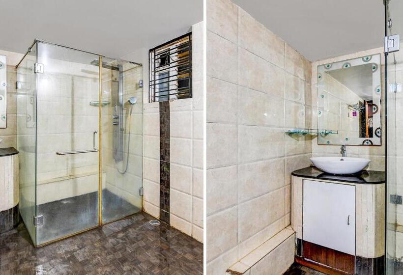 اتاق کلاسیک سه تخته, Oyo The Luxury Palace