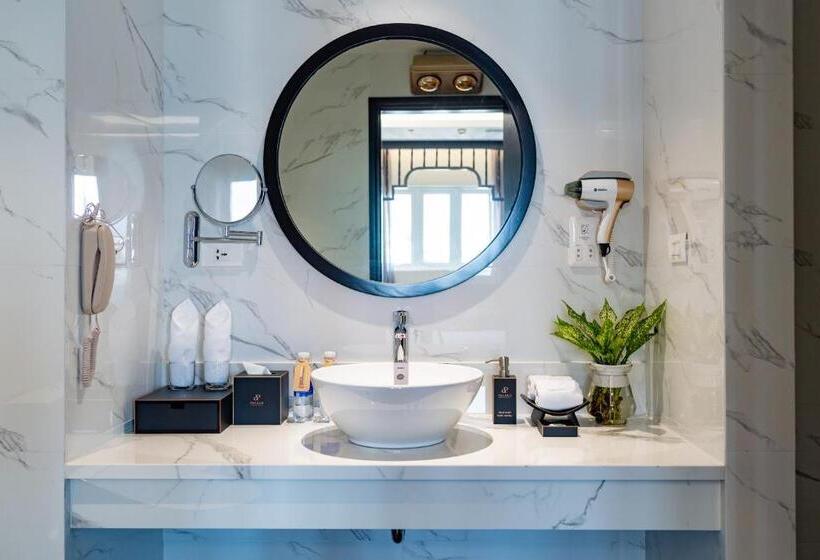 سوییت جونیور با بالکن, Palago Boutique