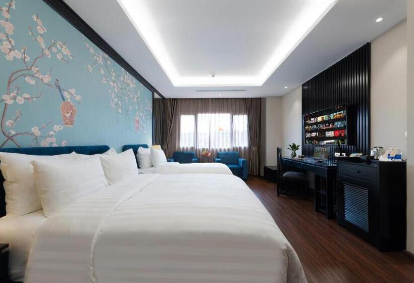 اتاق خانوادگی, Palago Boutique