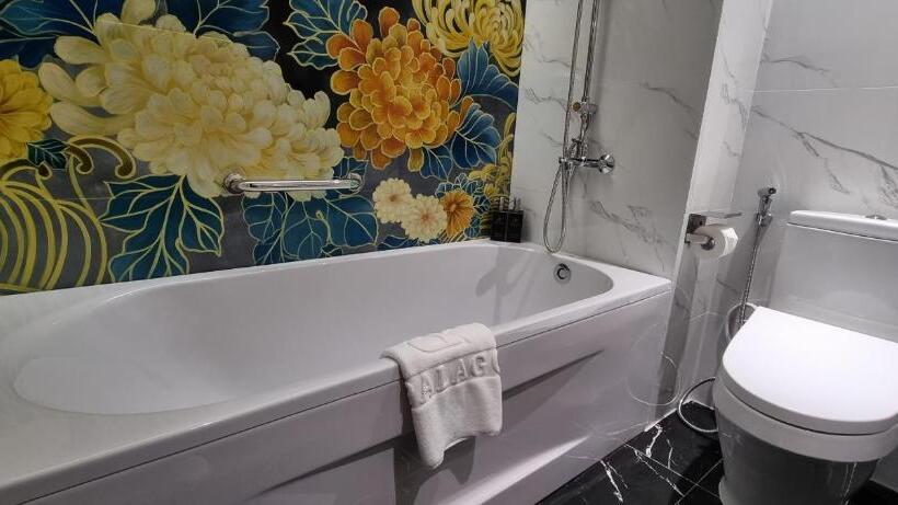 اتاق خانوادگی, Palago Boutique