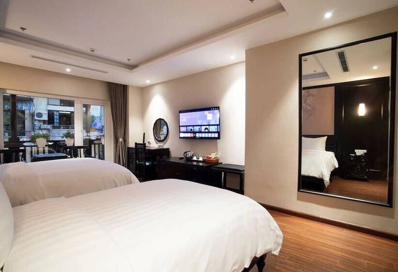 اتاق خانوادگی, Palago Boutique