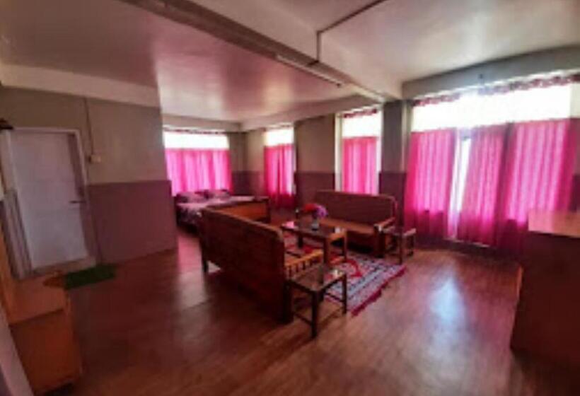 デラックスルーム, Tourist Hut Arunachal Pradesh