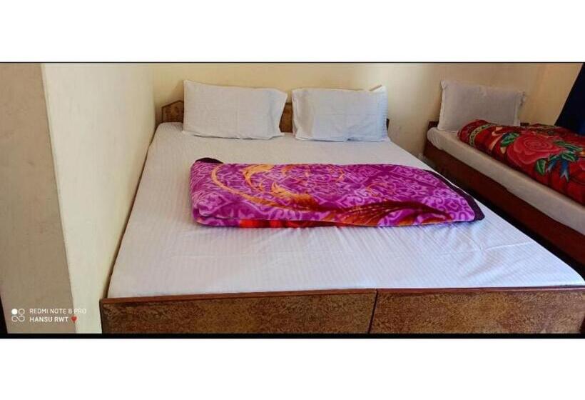 スタンダードルーム, Vivek Palace And Restaurant, Barkot