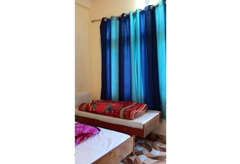 スタンダードトリプルルーム, Vivek Palace And Restaurant, Barkot